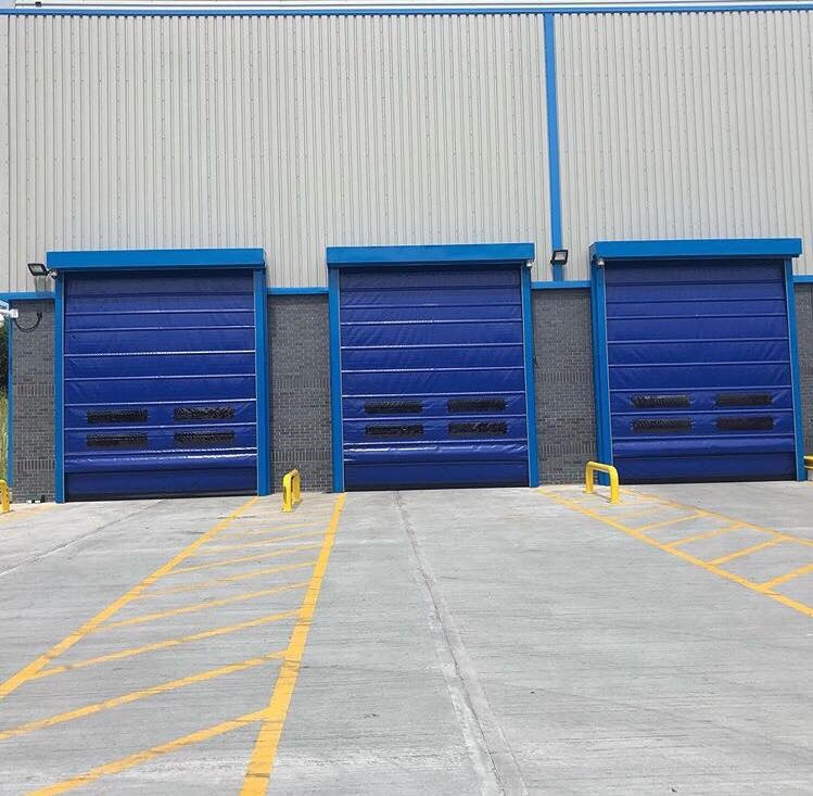 3 Blue turbo folds door